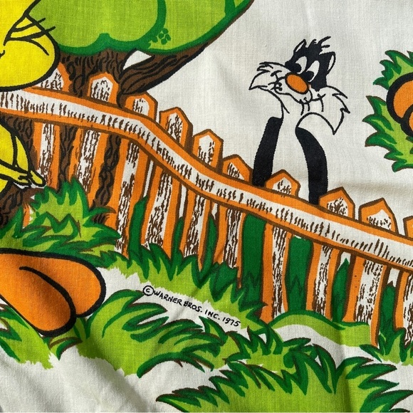 RARE find! Vintage 1975 Warner Bros Tweety and Sylvester curtain set - Picture 3 of 3